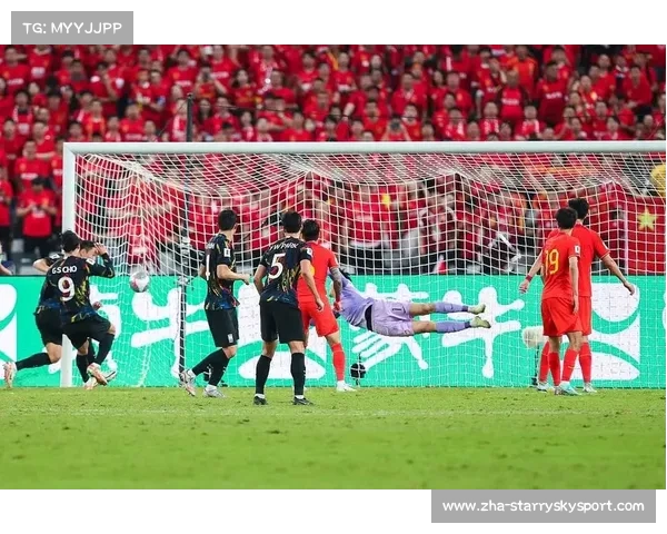 国足惨遭韩国零封 黄喜灿争议造点孙兴慜双响引发热议 国足惨遭韩国零封 黄喜灿争议造点孙兴慜双响引发热议